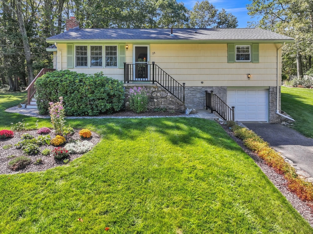 35 Laurelwood Rd