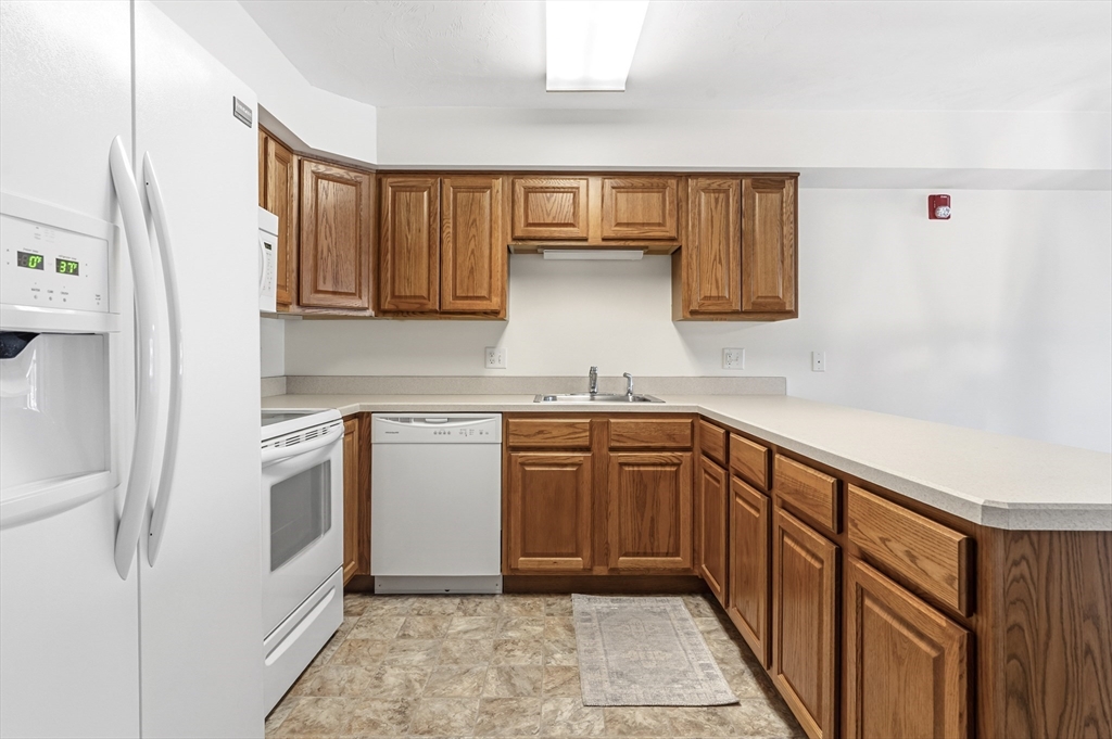 26 Greenleaves Dr 602