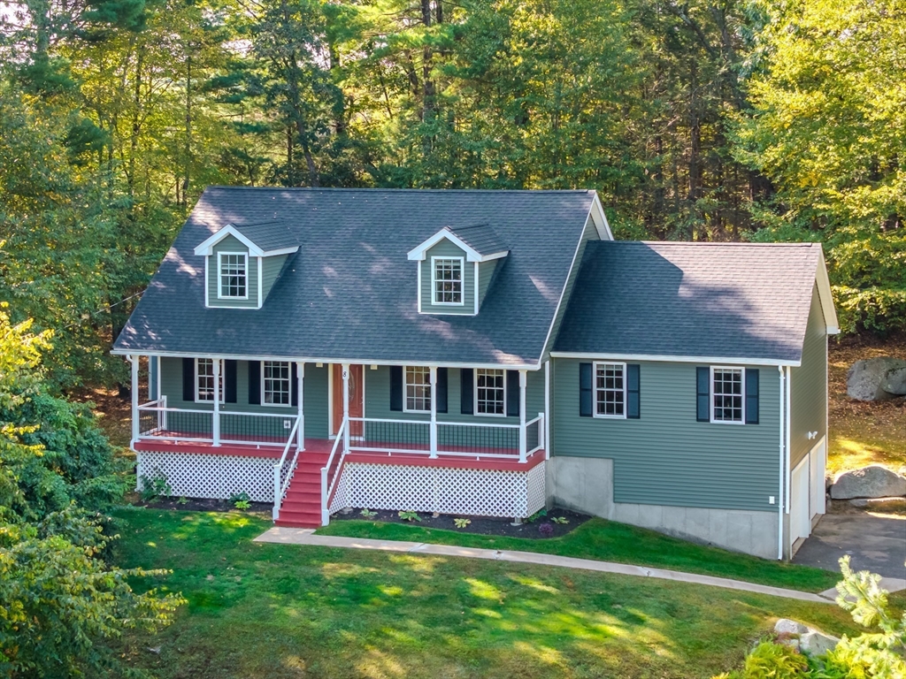 8 Hemlock Hollow