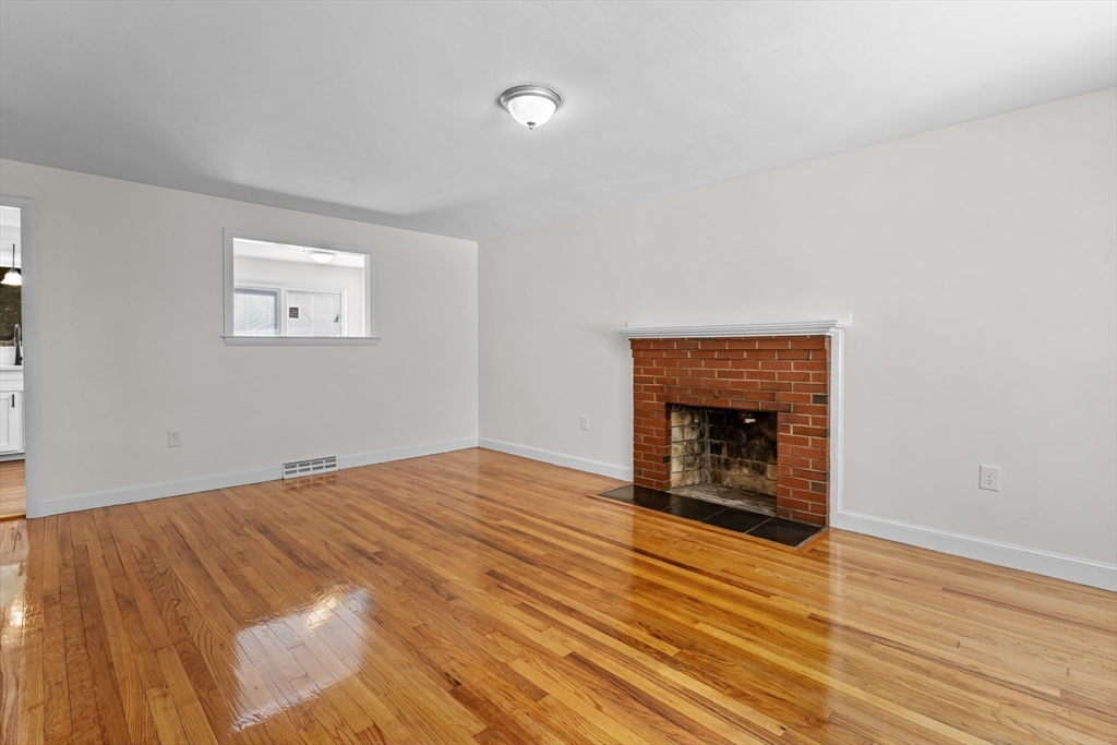 5 Grove St, Plainville, MA, 5 Grove St, Plainville, MA Photo #12