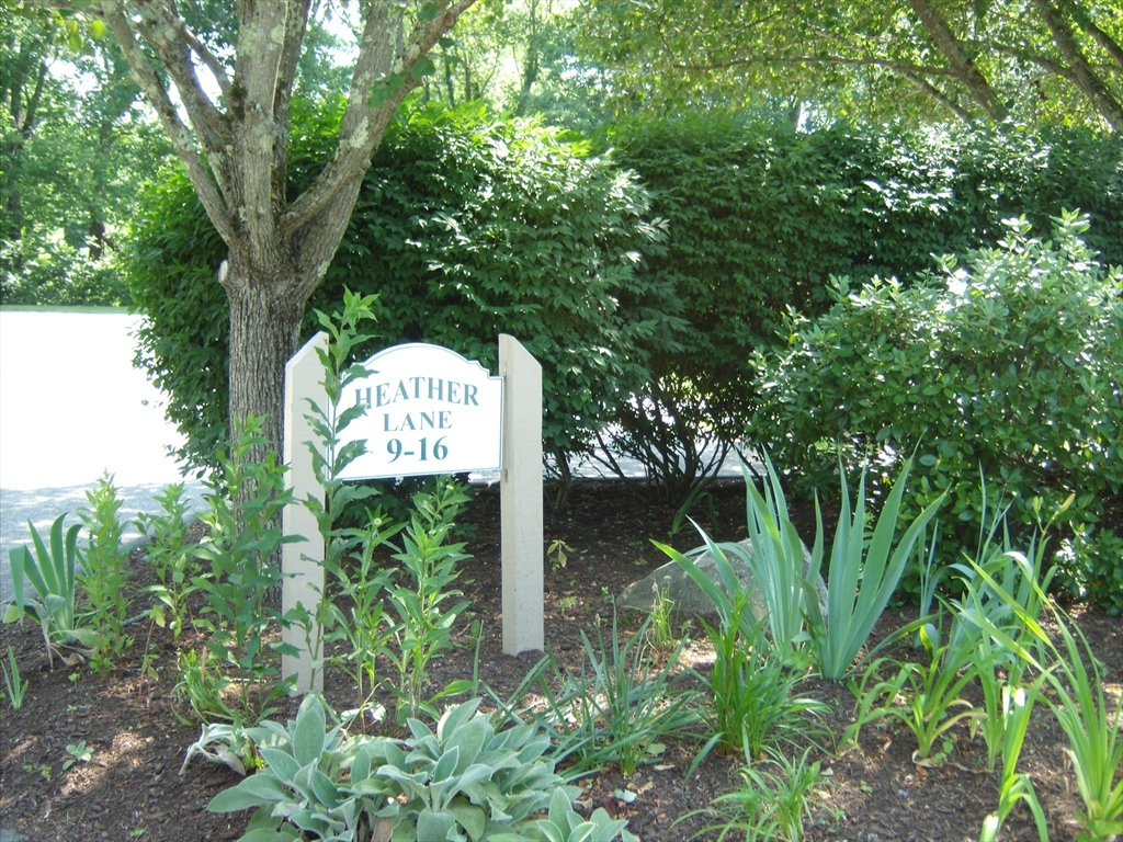 16 Heather Ln 16