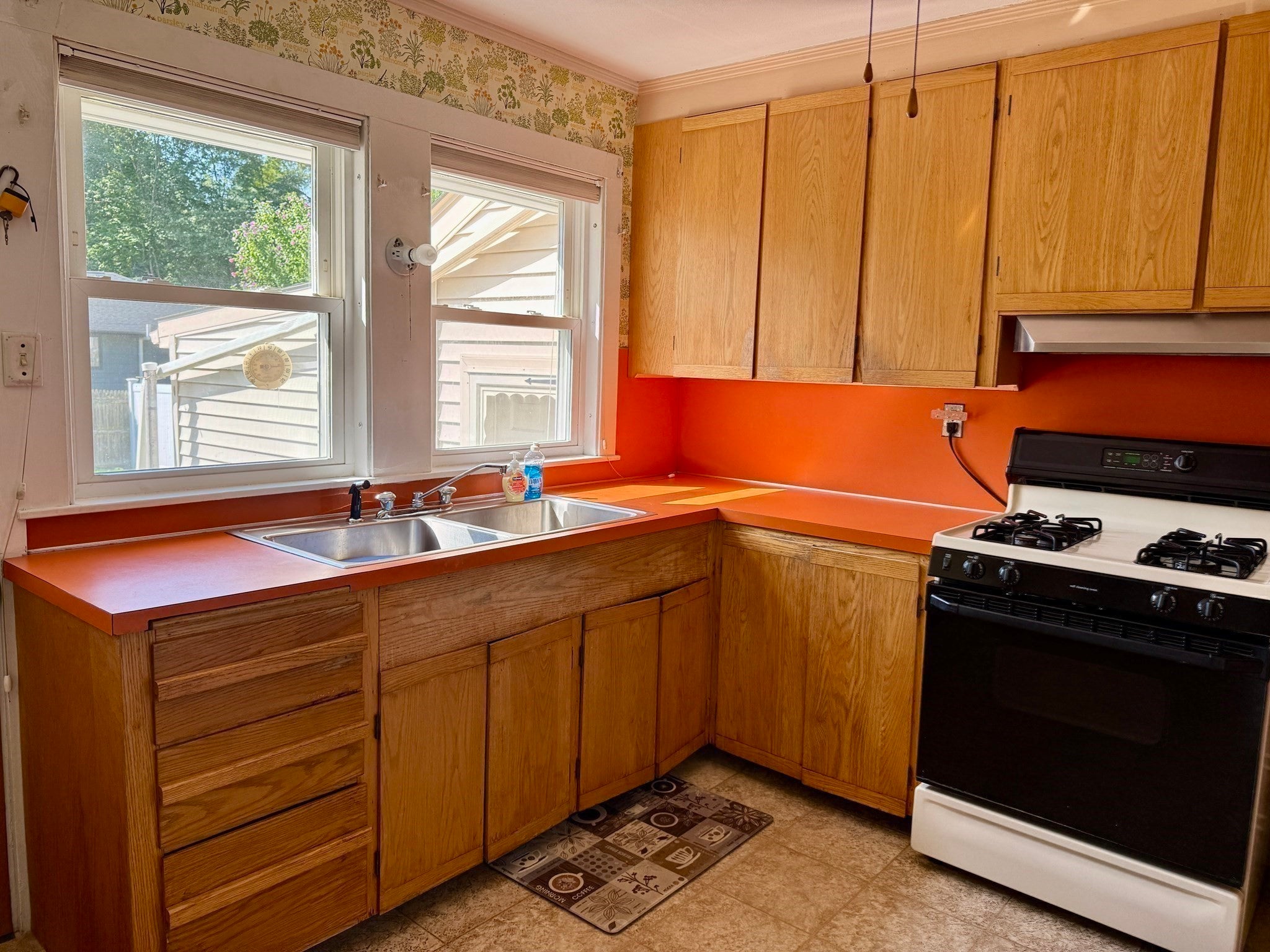 16 Pauline St, New Bedford, MA Photo #16