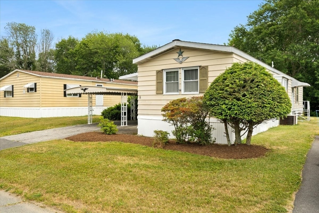 8 Thayer Dr