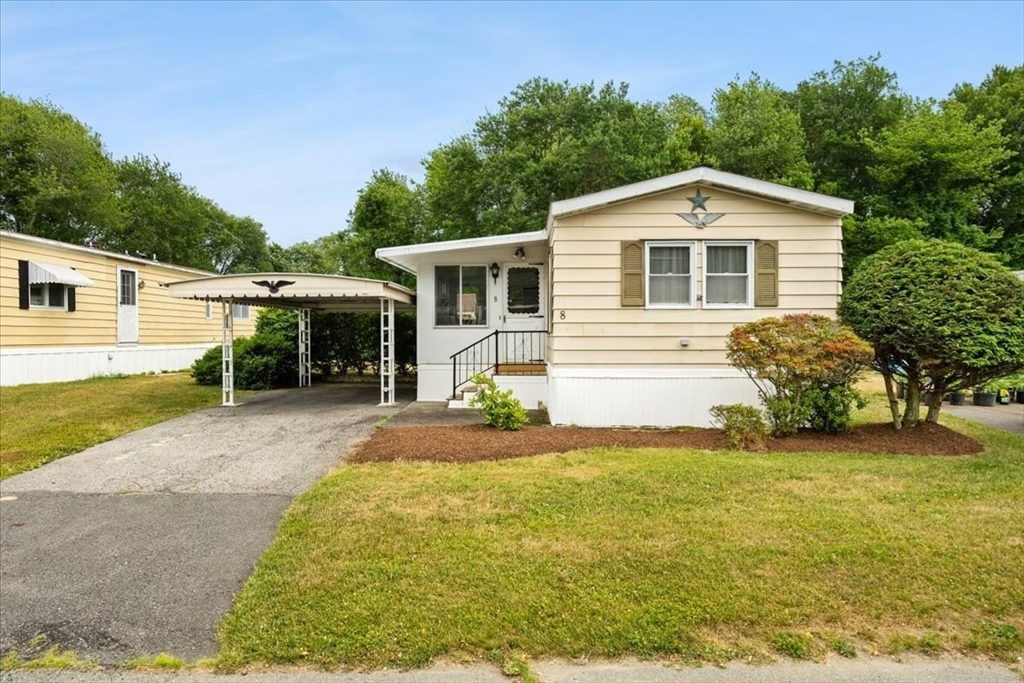8 Thayer Dr