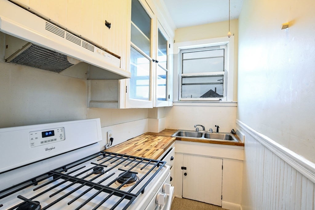 82 Eugenia St, New Bedford, MA, 82 Eugenia St, New Bedford, MA Photo #8