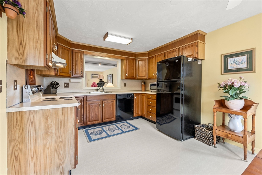 146 Crescent Ln 146