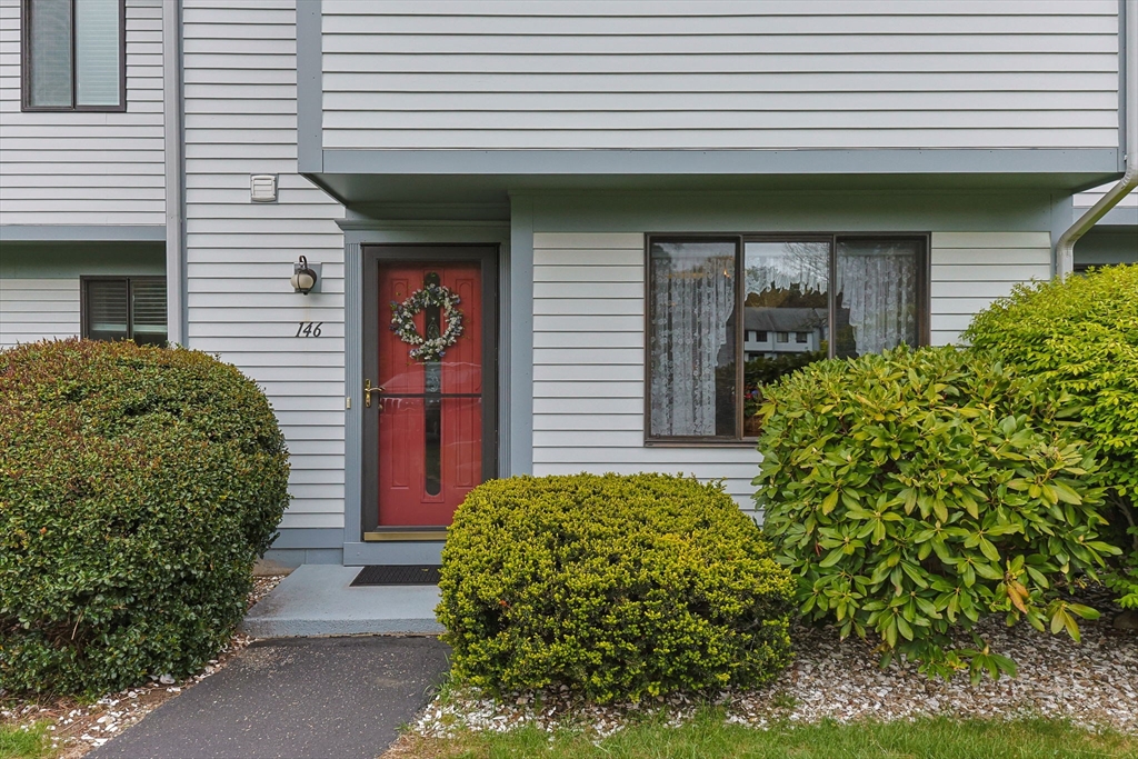 146 Crescent Ln 146
