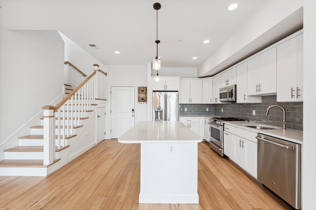 170 West Broadway 403