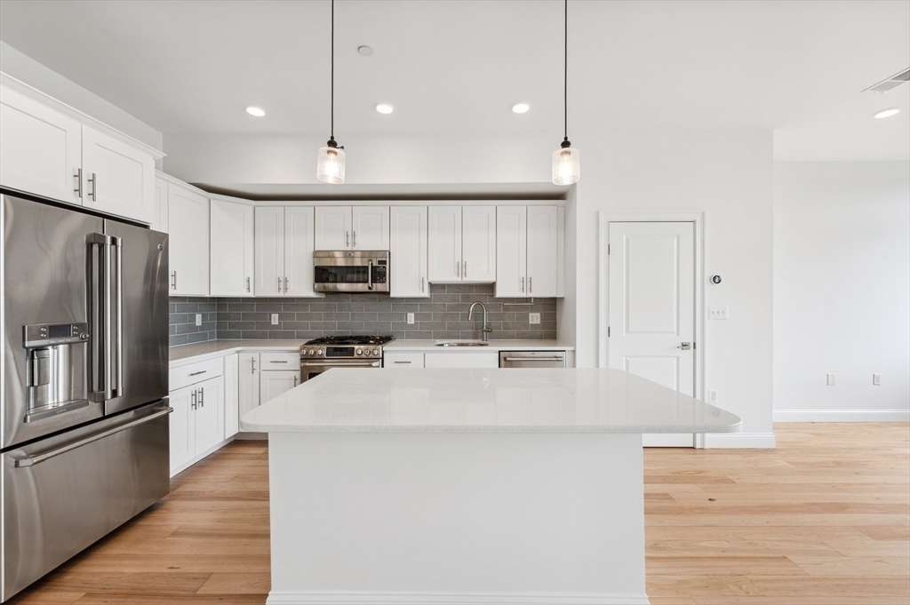 170 West Broadway 403