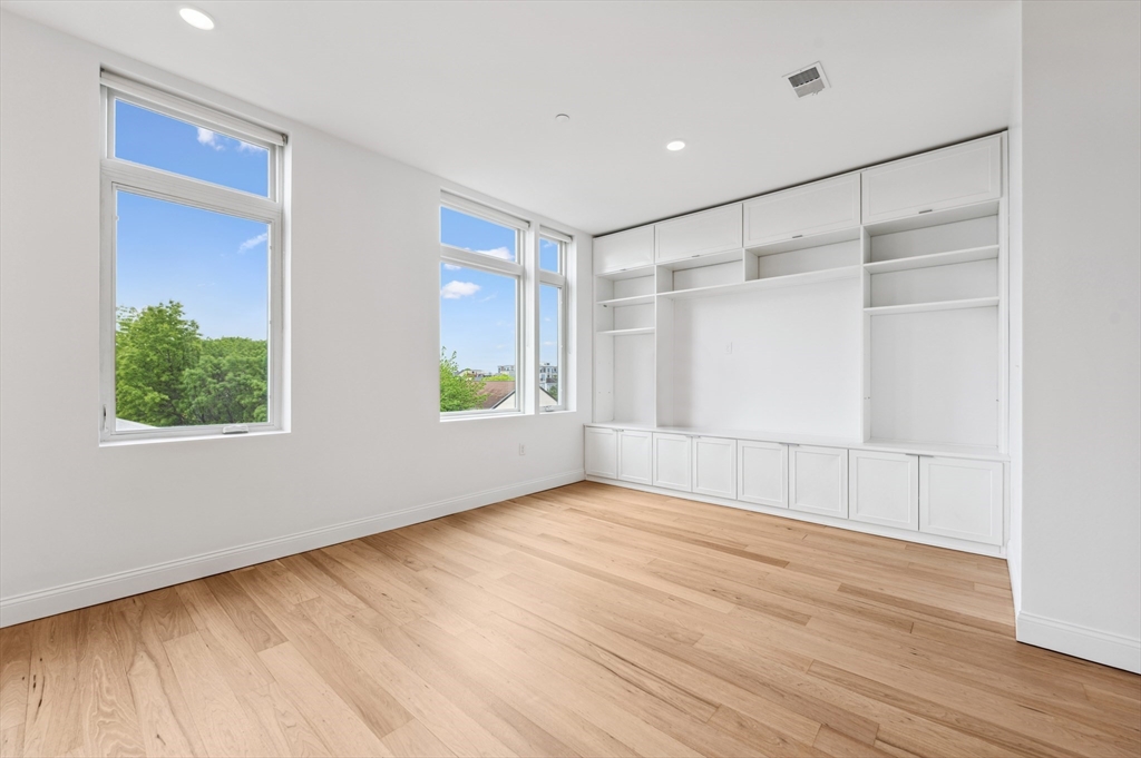 170 West Broadway 403