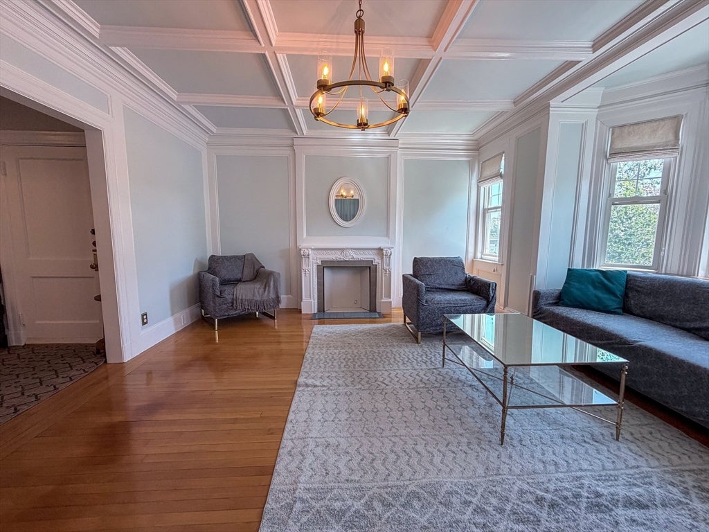 569 Franklin St 6