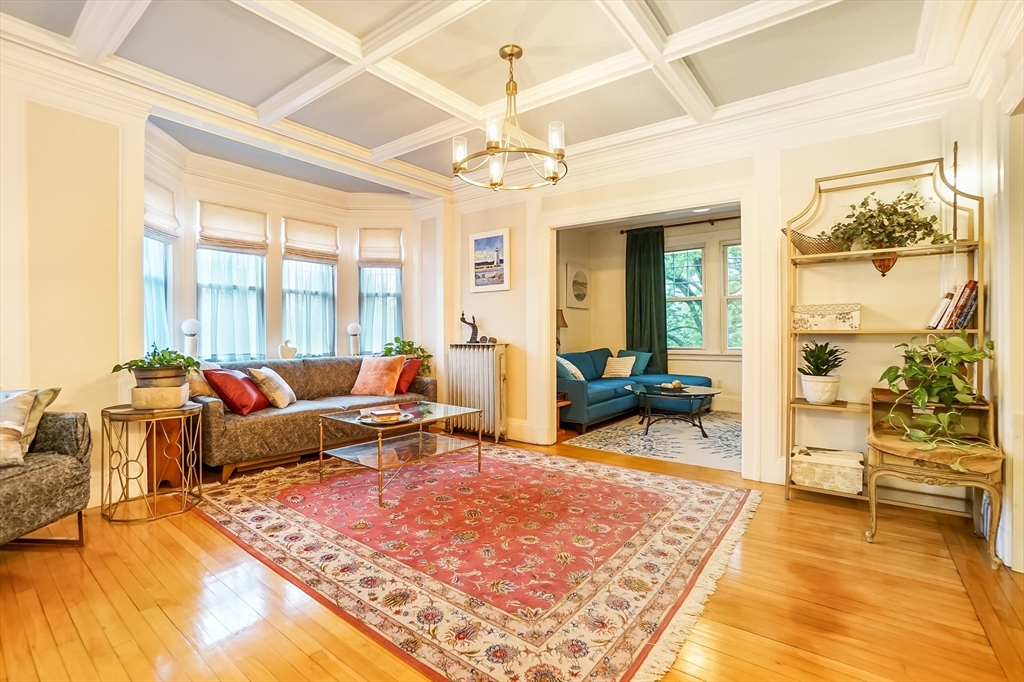569 Franklin St 6
