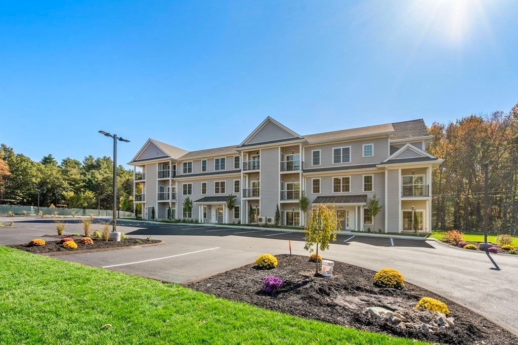 Photo of 242 Main St, Millis, MA