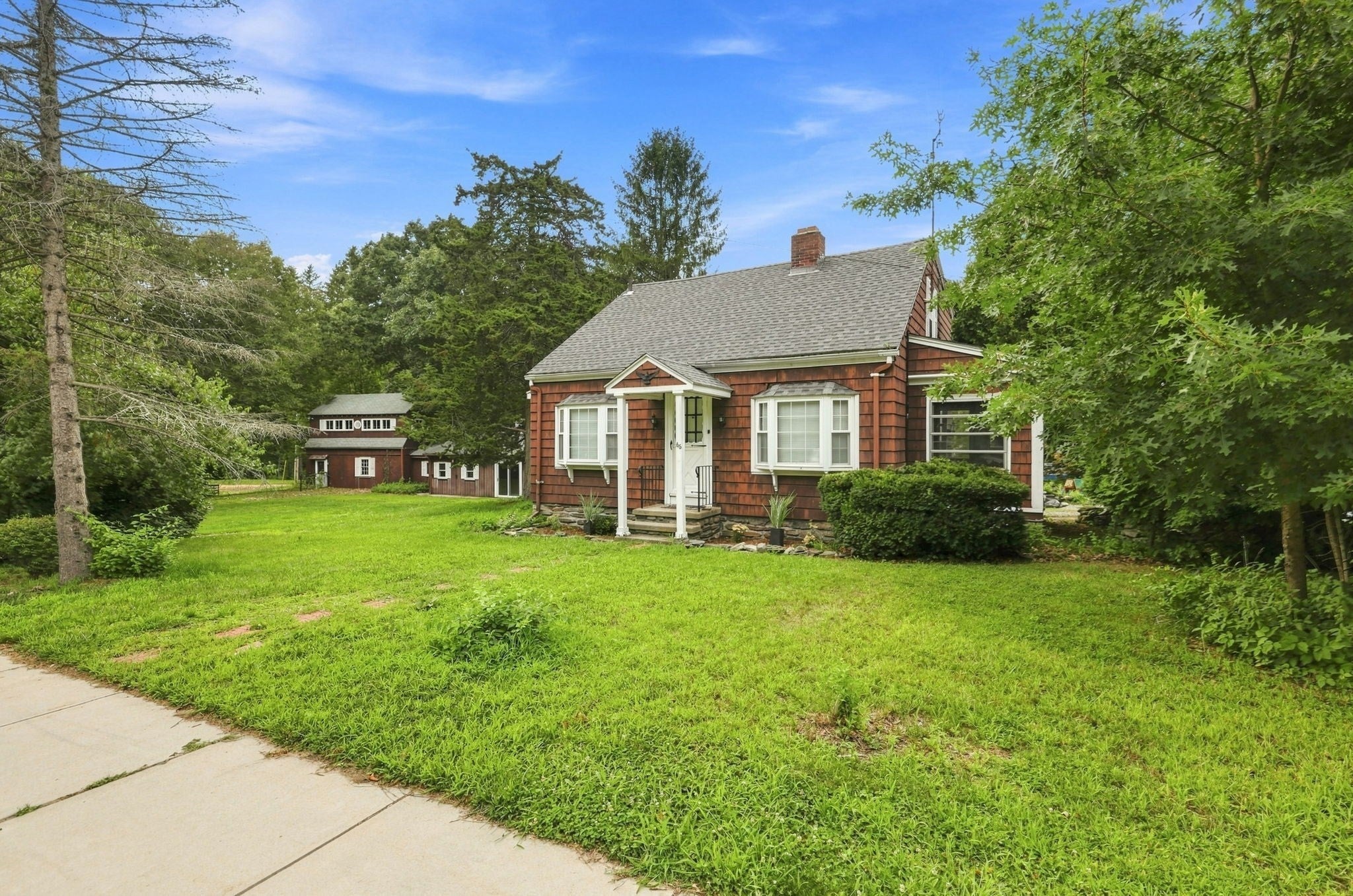66 Charlton St, Oxford, MA Photo #2