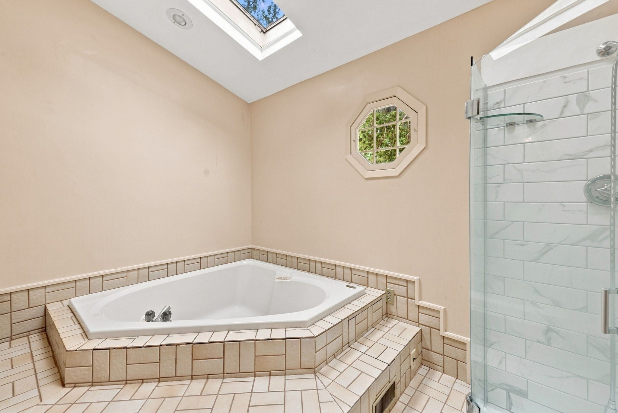 66 Charlton St, Oxford, MA Photo #12