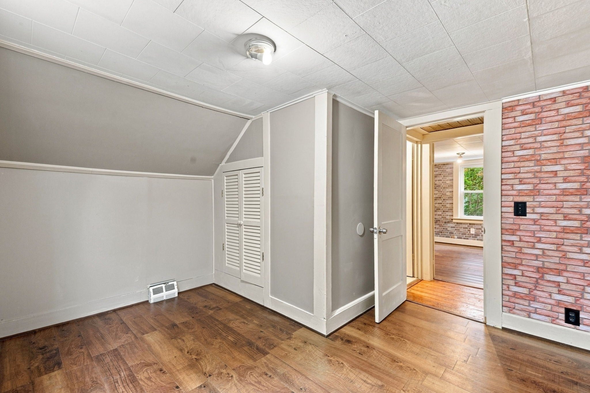 66 Charlton St, Oxford, MA Photo #16