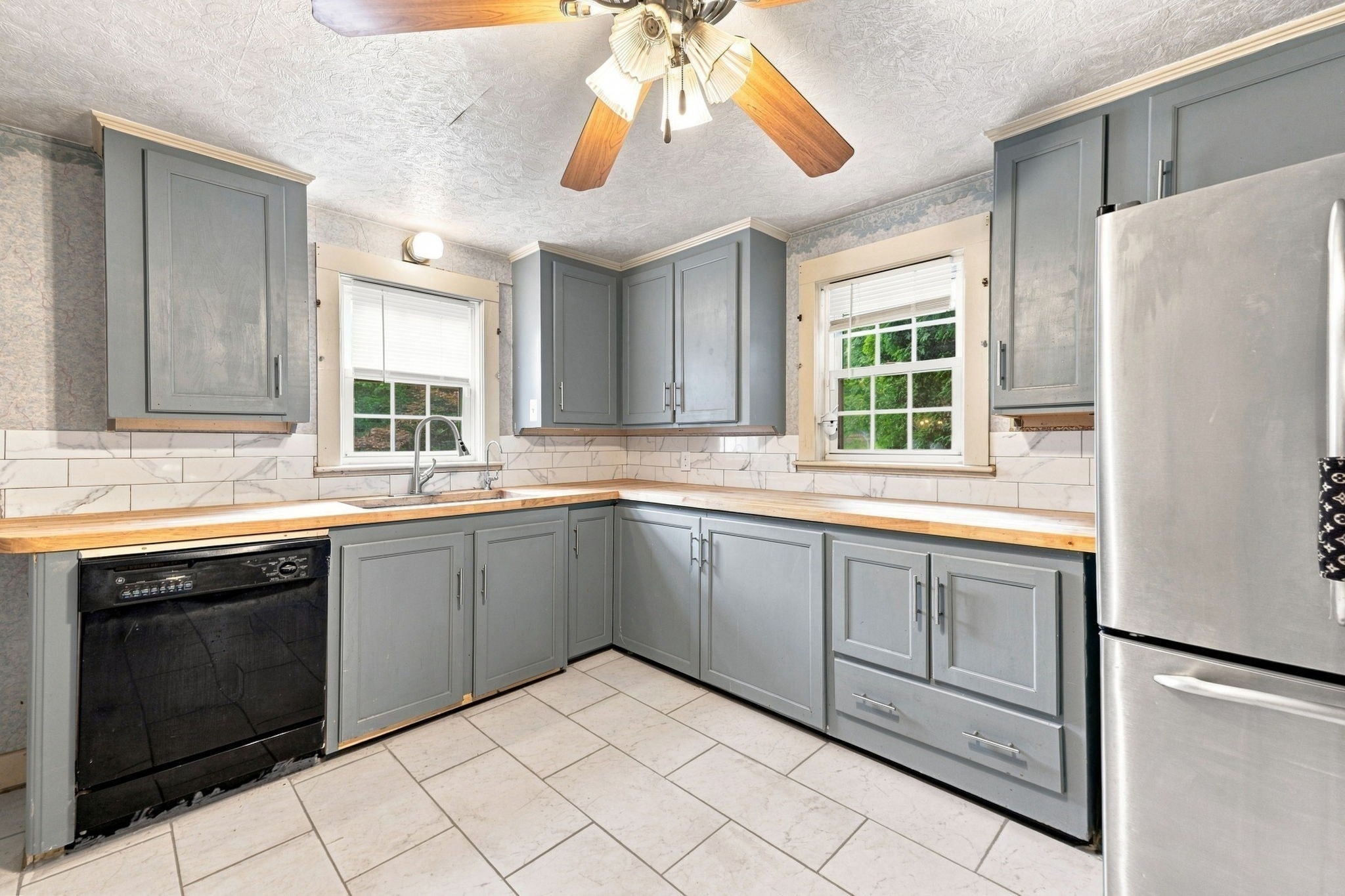 66 Charlton St, Oxford, MA Photo #8