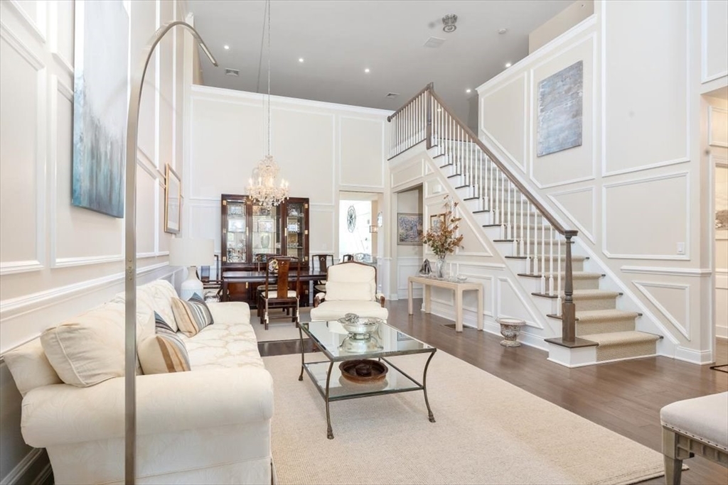 5 Brand Blvd 5