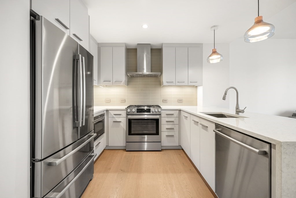 40 Traveler St 207