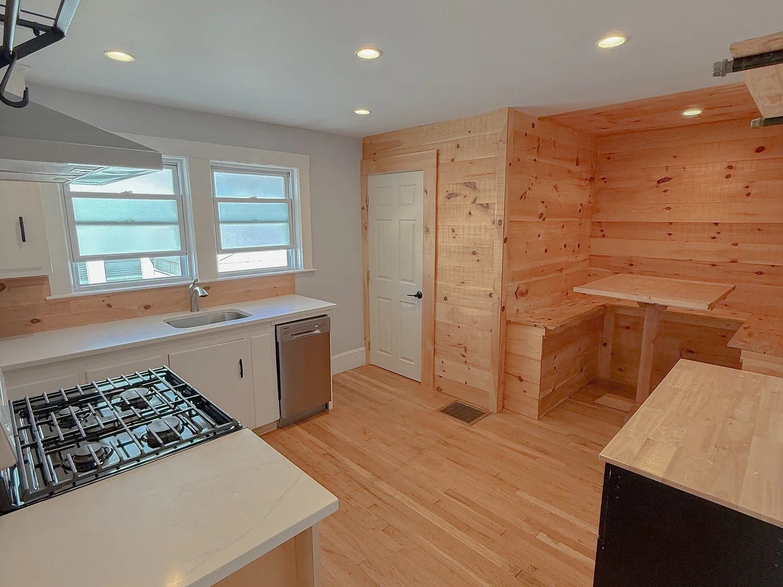 23 Leonard Rd Weymouth RD #23, Weymouth, MA Photo #5