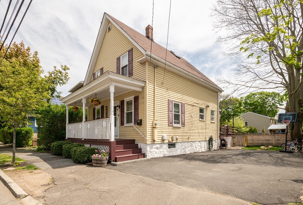 209 Jefferson Ave