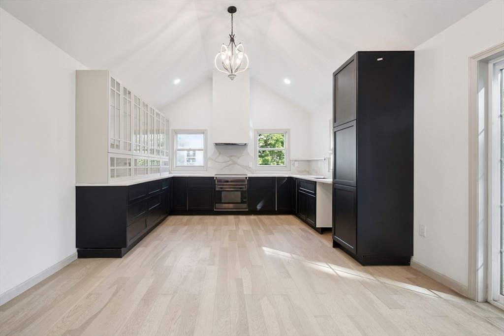 18 Chestnut Hill Rd
