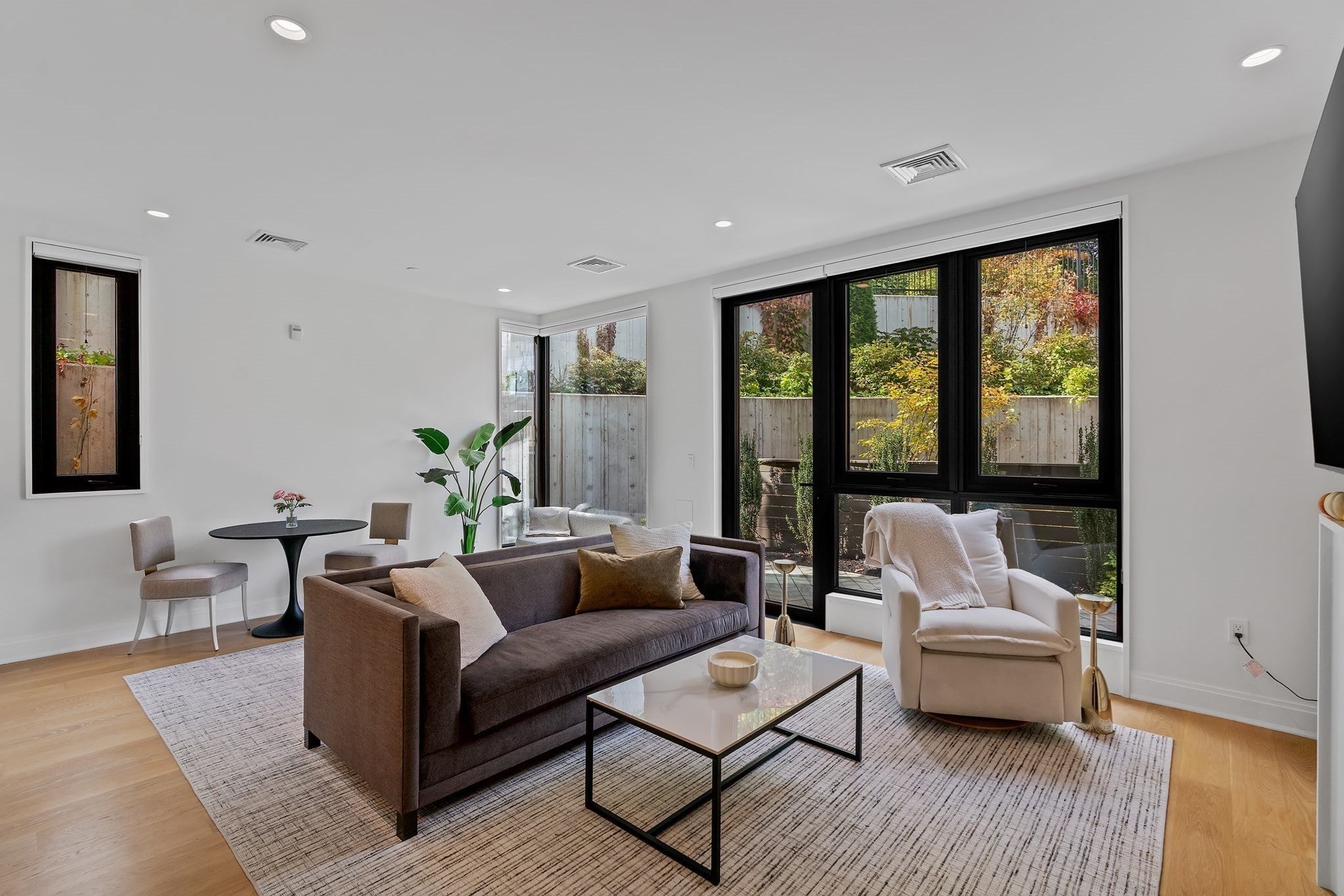 100 Linden St 109