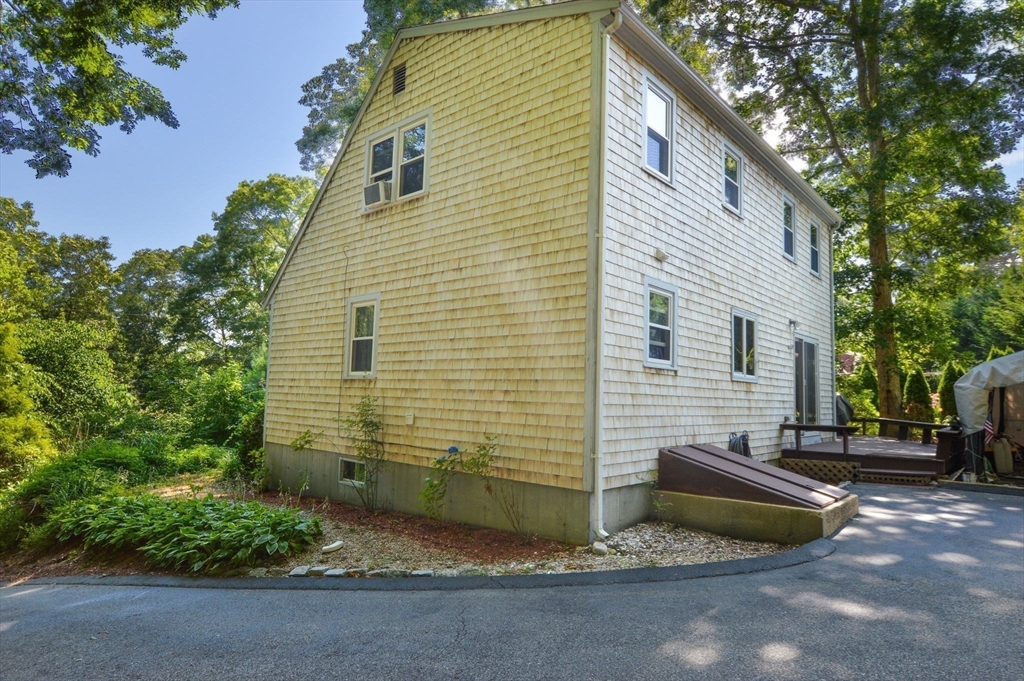59 Whitecaps Drive
