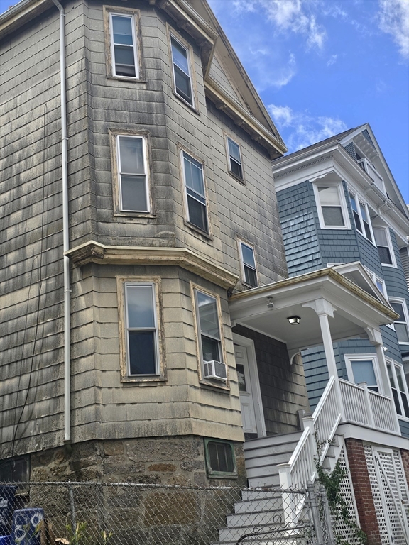 68 Hillside St