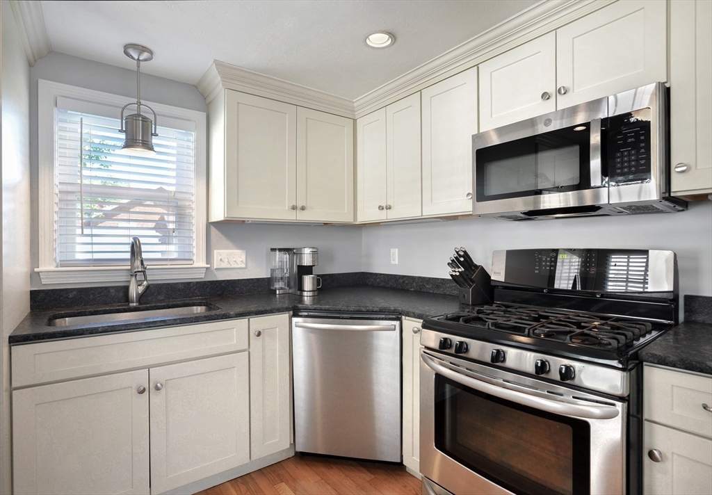 9 G St, Hull, MA Photo #17