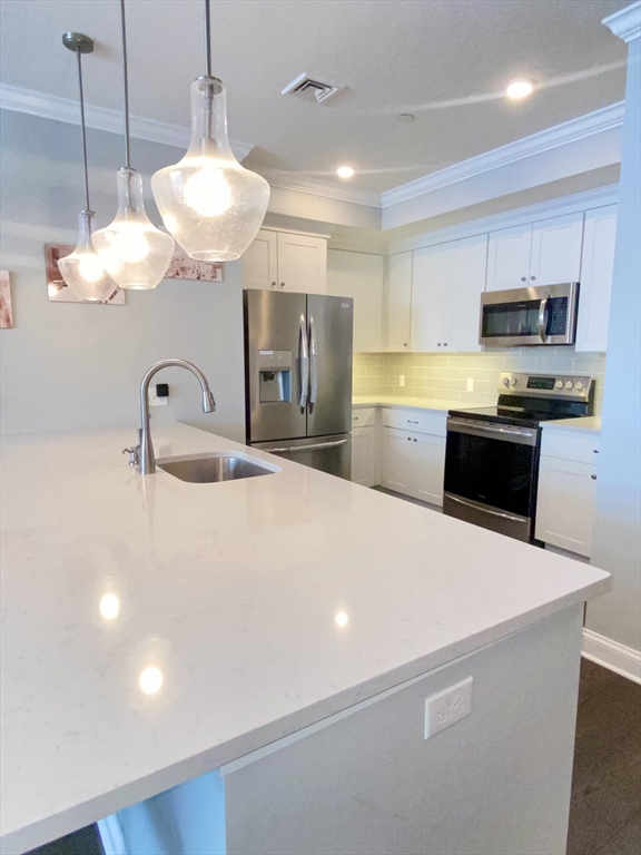 635 Old Post Road 2-203