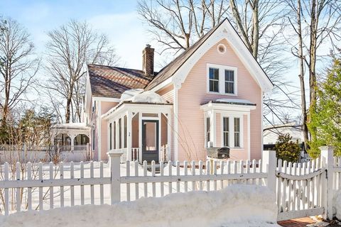 Photo of 32 Thoreau Street #32, Concord, MA 01742 (MLS # 73479124)