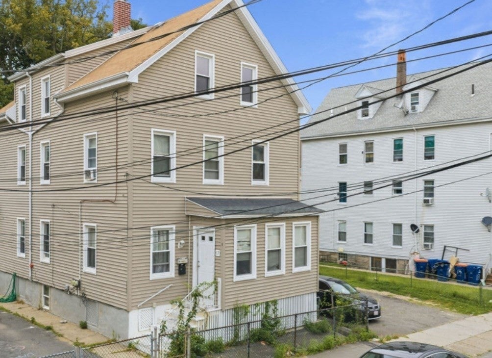 17 Salisbury St, New Bedford, MA Photo #2
