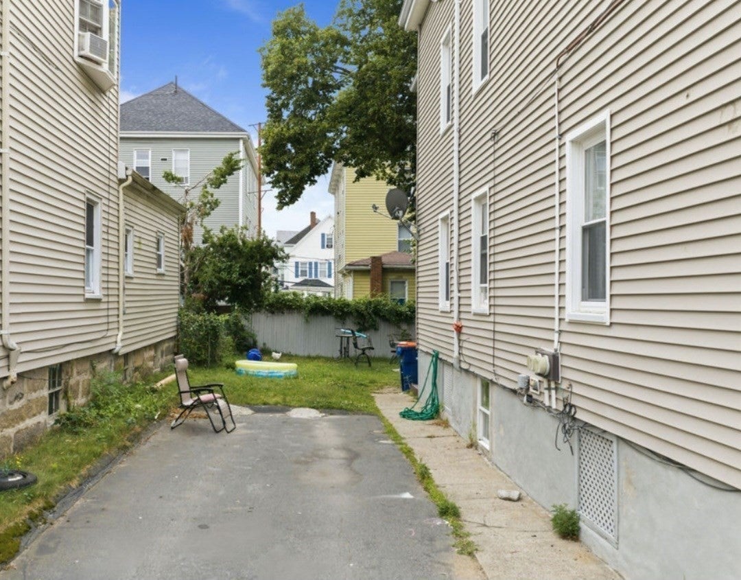17 Salisbury St, New Bedford, MA Photo #6