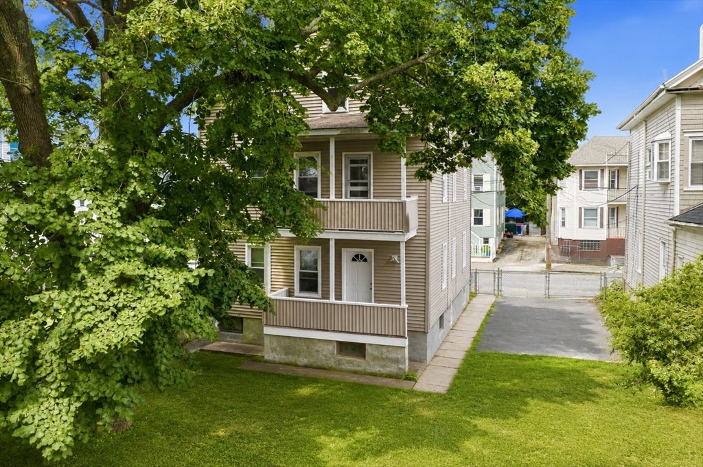 17 Salisbury St, New Bedford, MA, 17 Salisbury St, New Bedford, MA Photo #4