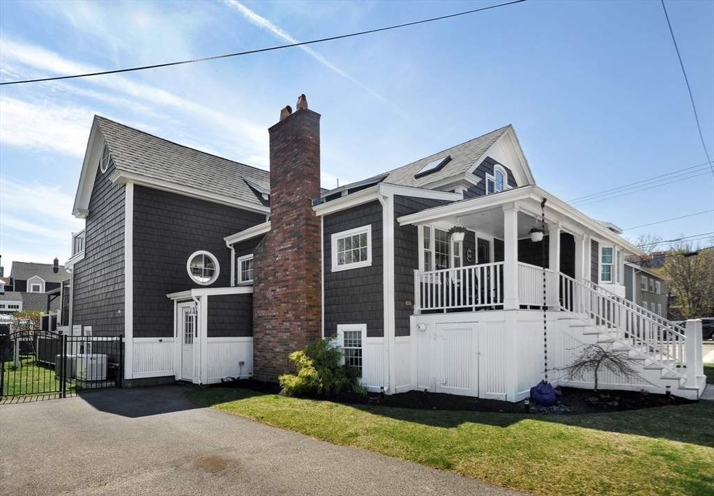 14 Lewis St