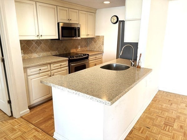 20 Rockland House Rd #205, Hull, MA, 20 Rockland House Rd #205, Hull, MA Photo #3