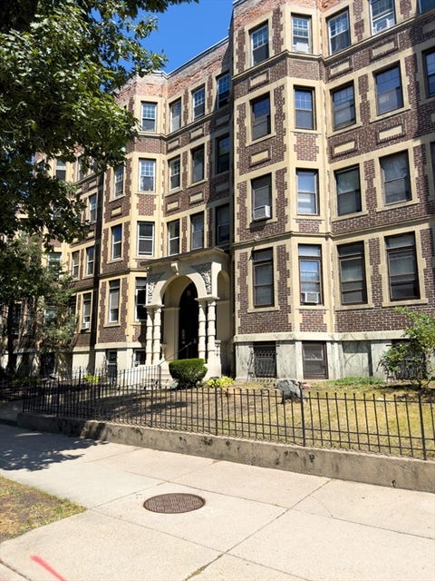 Photo of 394 Riverway #3, Boston, MA 02115 (MLS # 73552458)