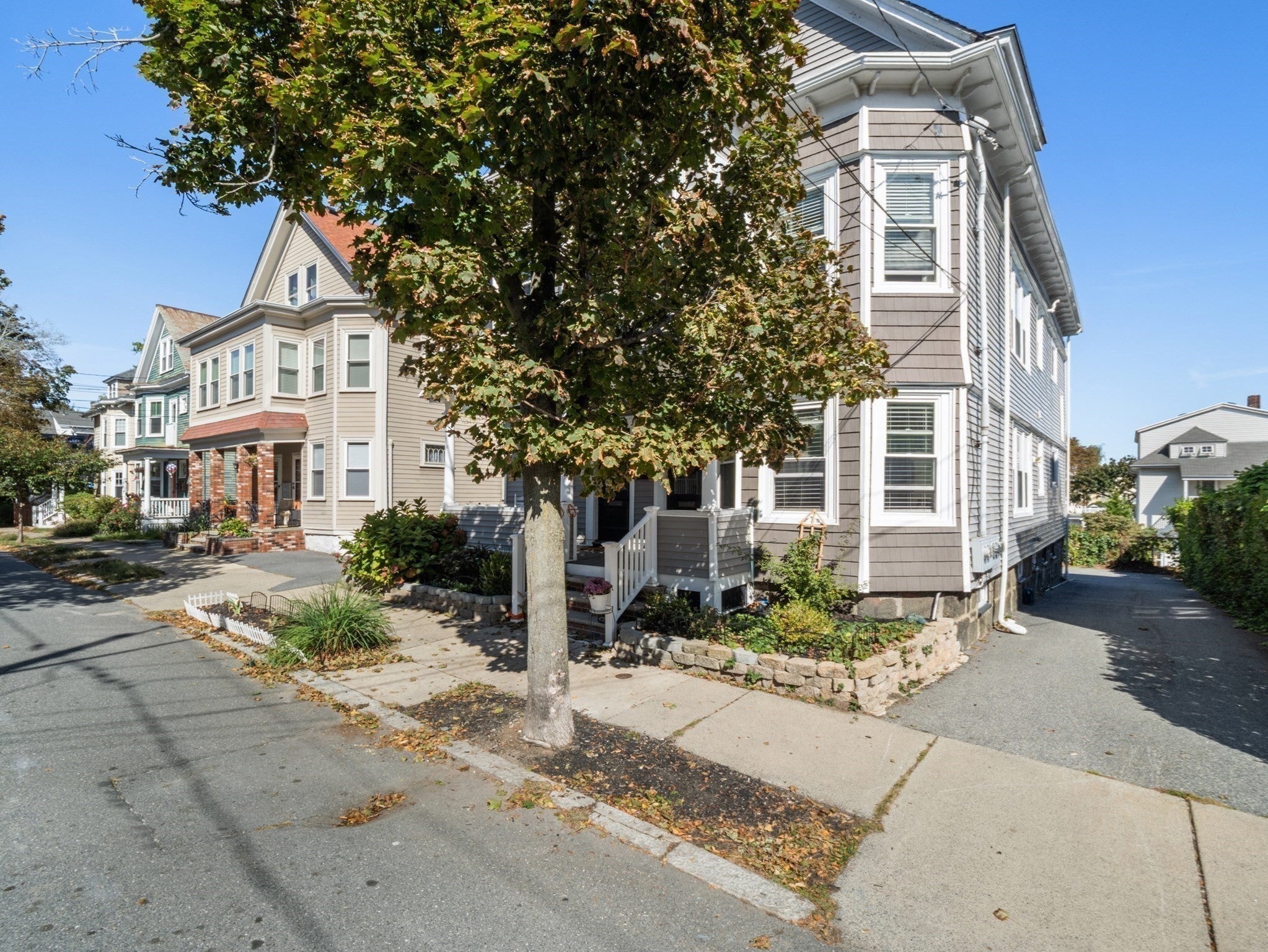 23 Green St #1R, Salem, MA Photo #14