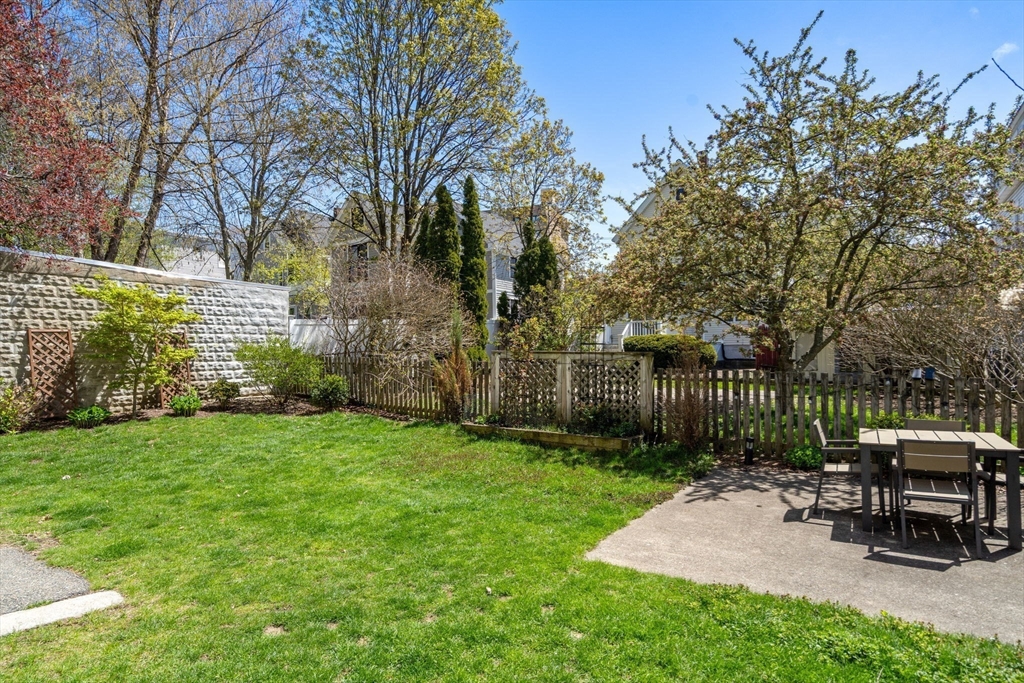 32 Farragut Ave #3, Somerville, MA Photo #16