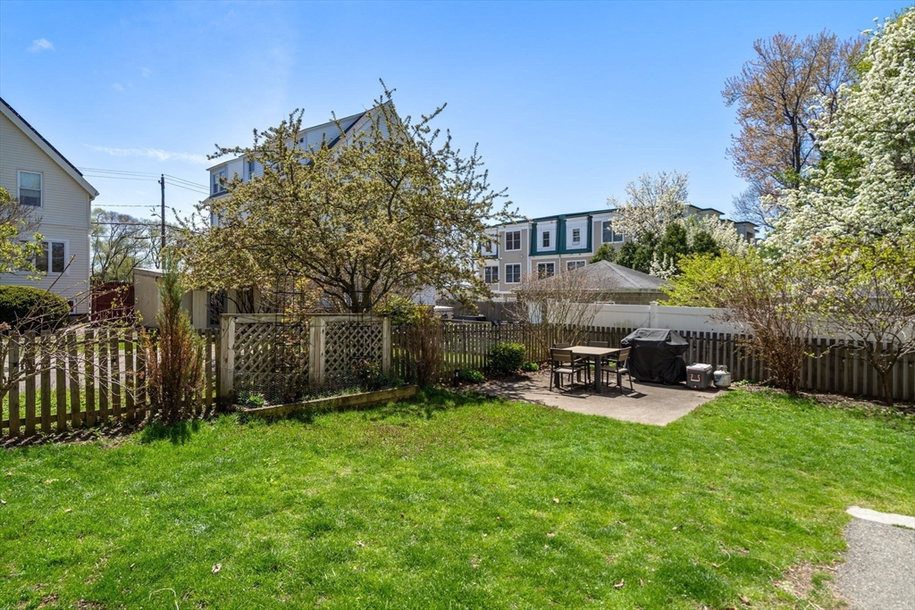 32 Farragut Ave #3, Somerville, MA Photo #17