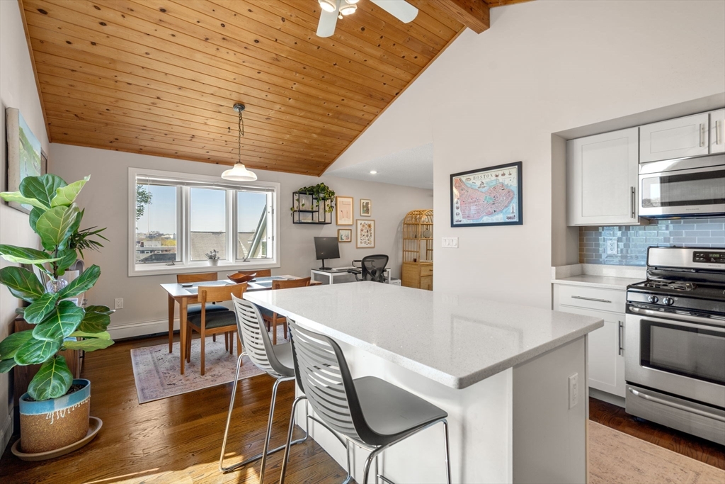 32 Farragut Ave #3, Somerville, MA Photo #2