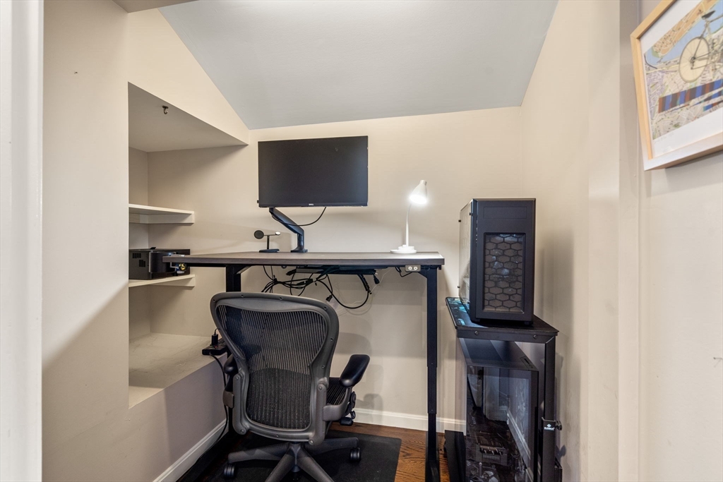 32 Farragut Ave #3, Somerville, MA Photo #13
