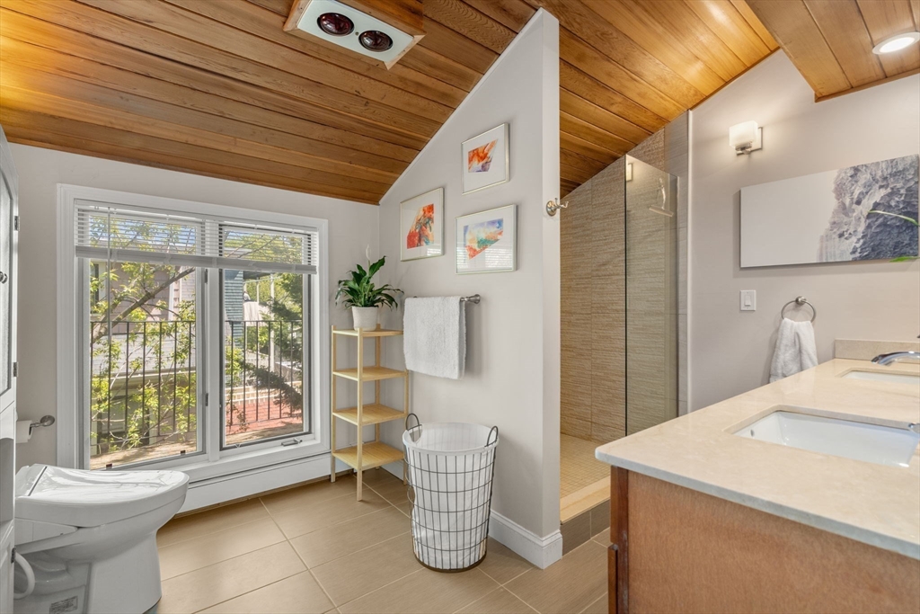 32 Farragut Ave #3, Somerville, MA Photo #11