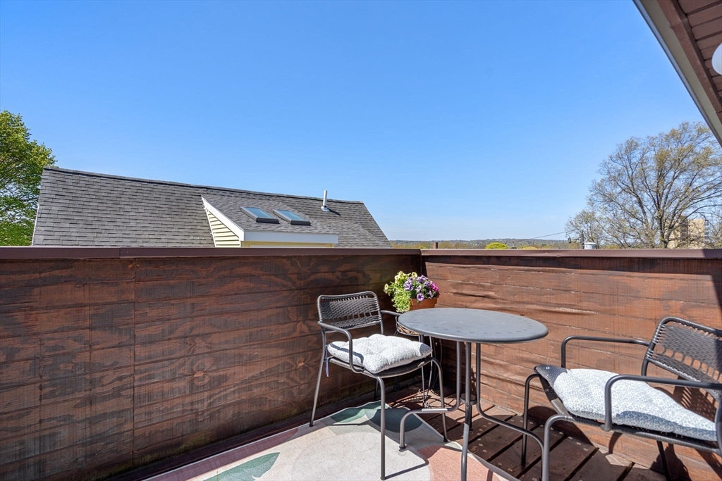 32 Farragut Ave #3, Somerville, MA Photo #8