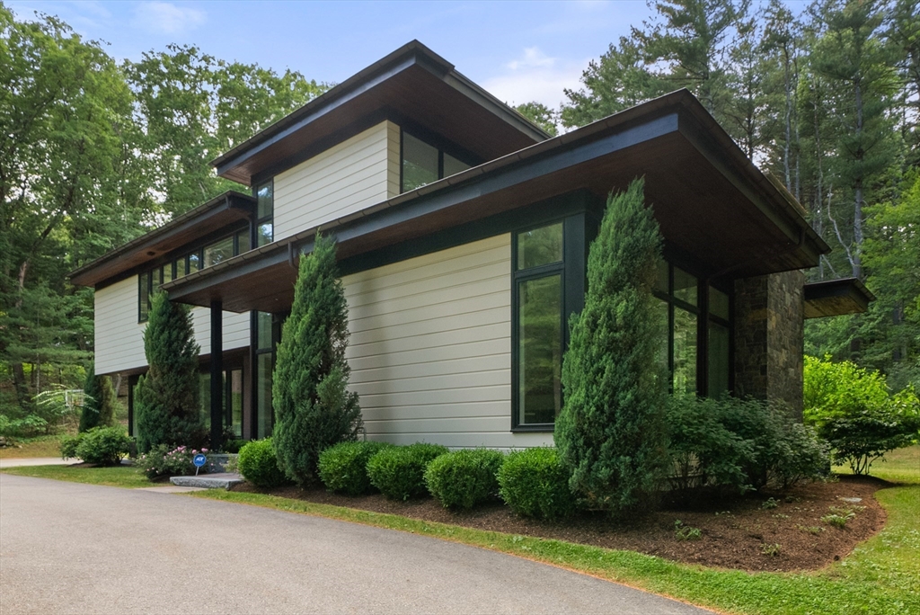 11 Winthrop Circle