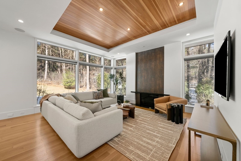 11 Winthrop Circle