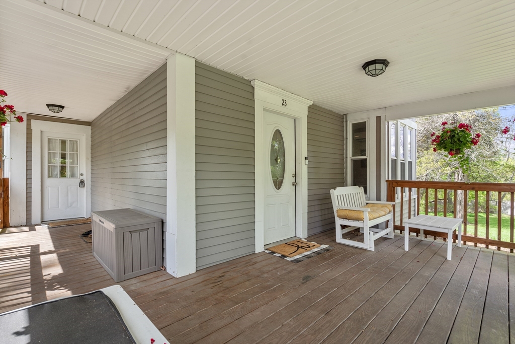23 Schoolhouse Rd