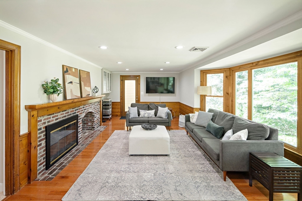 21 Highland Cir
