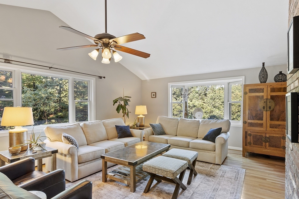 16 Birch Dr